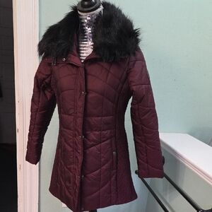 Women's Burgundy Quilted Puffer Coat with Faux Fur Trim
